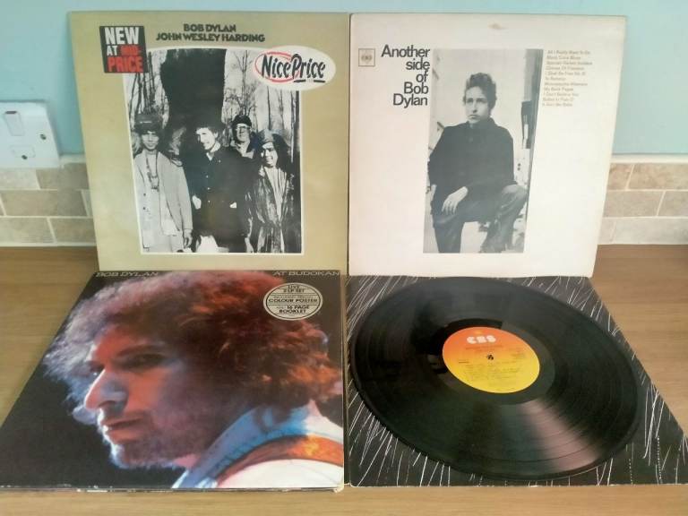 4 BOB DYLAN  VINYL LPS + BOOK 