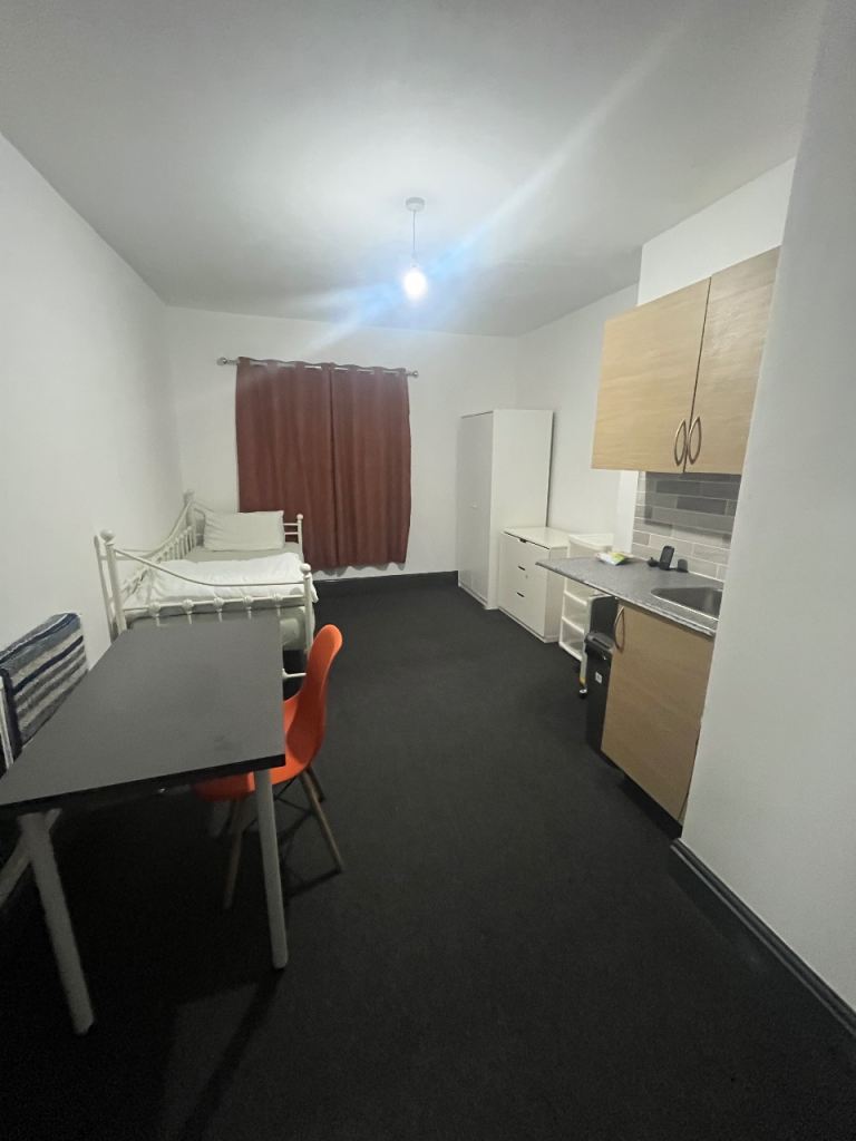 **** Student en-suite  accommodation ****