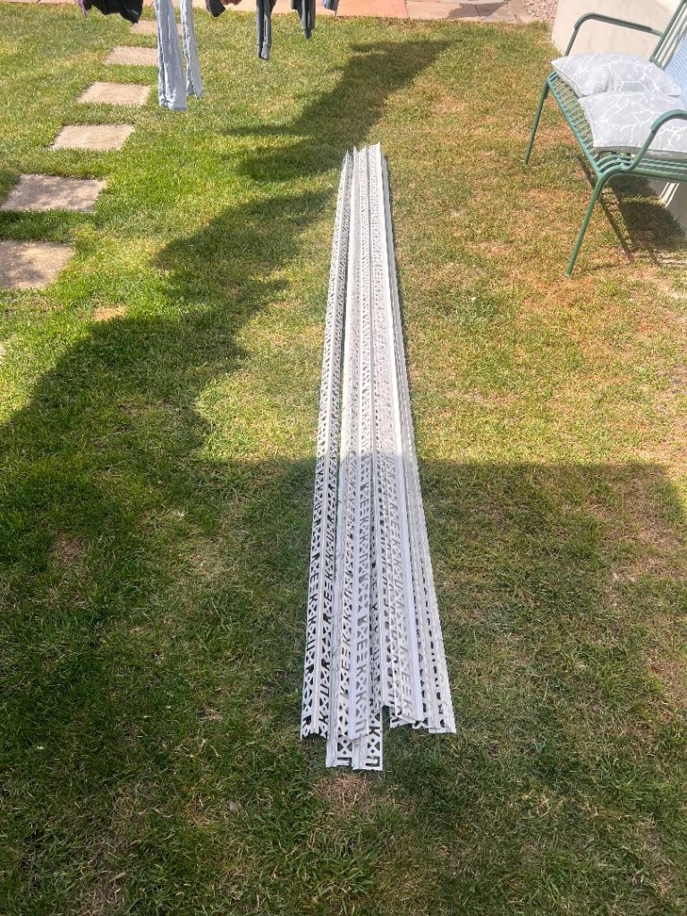 White Plastic Plastering Beads – As Good As New