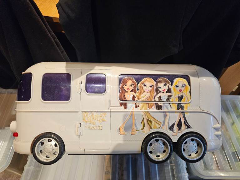 Bratz bus