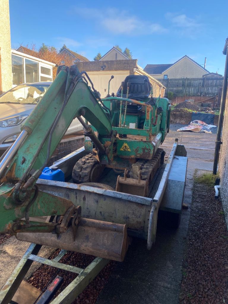 Case 1.8 ton mini excavator / digger