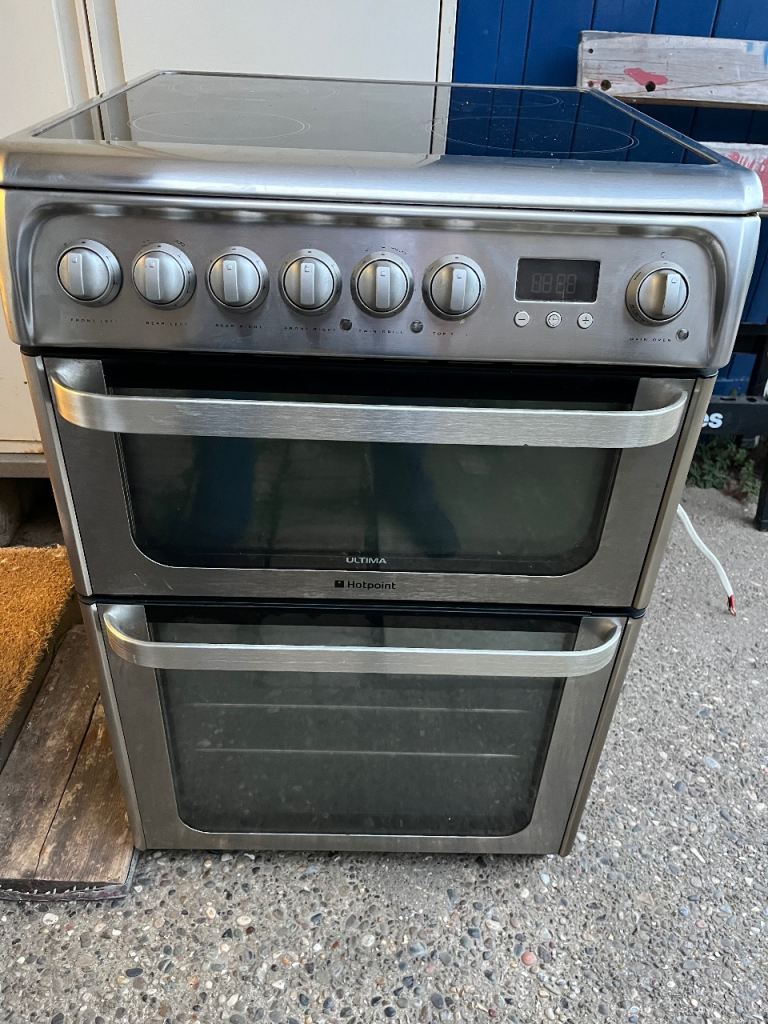 Hotpoint Ultima freestanding Electric double oven / Grill with ceramic hob
