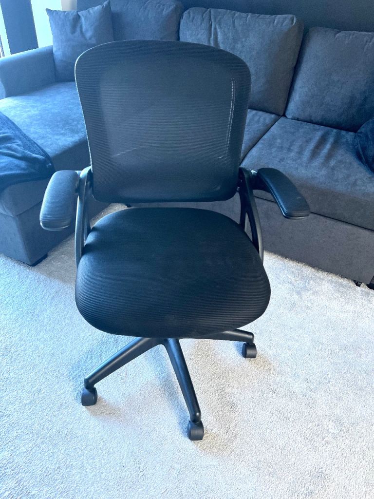 Black Desk Chair