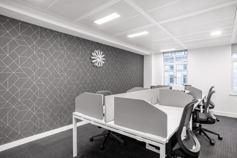 London - SW1Y4PE \ Coworking Space with Flexible Desk Access