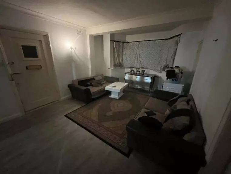 Stunning 5-Bedroom Detached House for Rent – Barn Way, Wembley, HA9 9NS