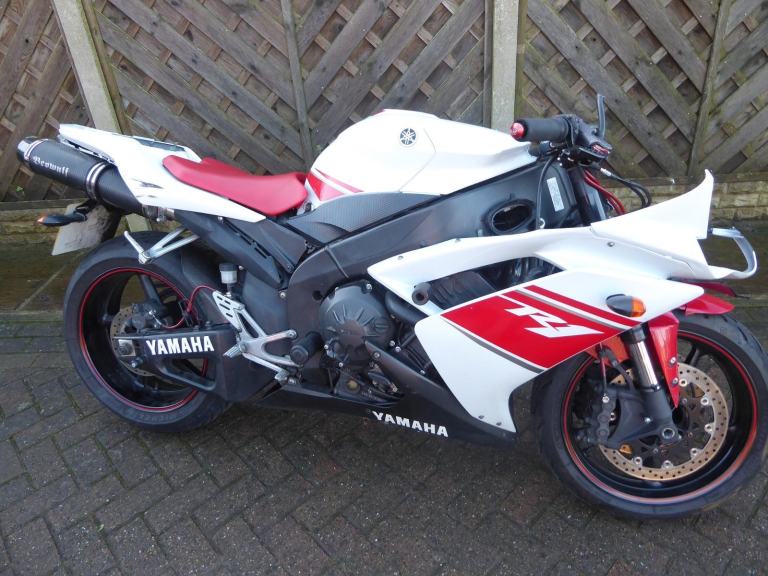 YAMAHA R1 2009 09 REG DAMAGED REPAIRABLE CAT N GOT KEYS AND V5