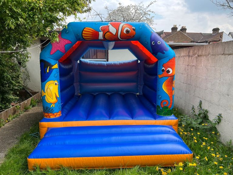 bouncy castles for hire 