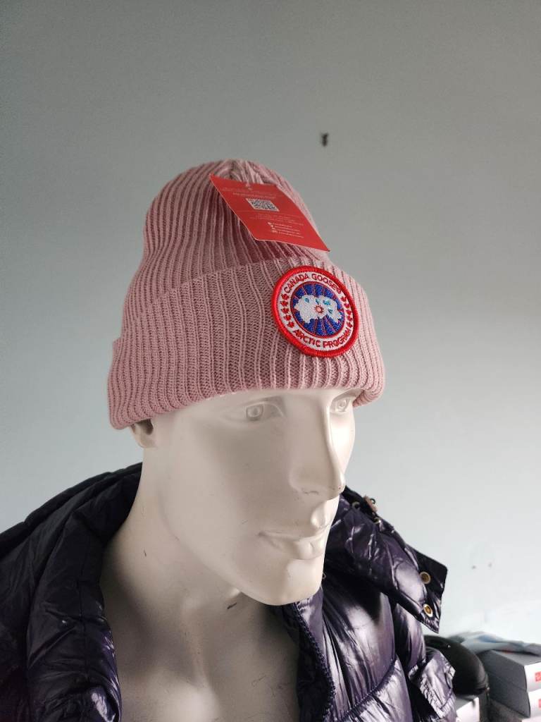 Canada goose beanie 2 left 