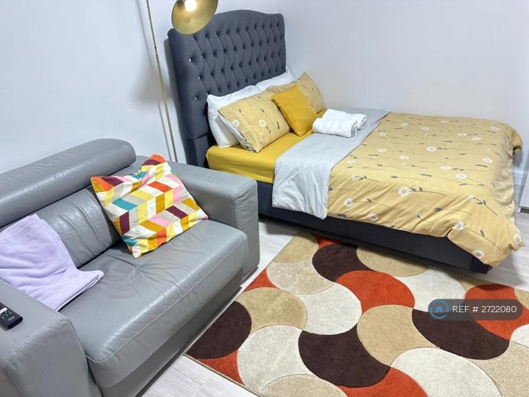 1 bedroom in Botwell Lane, Hayes, UB3 (#2722080)