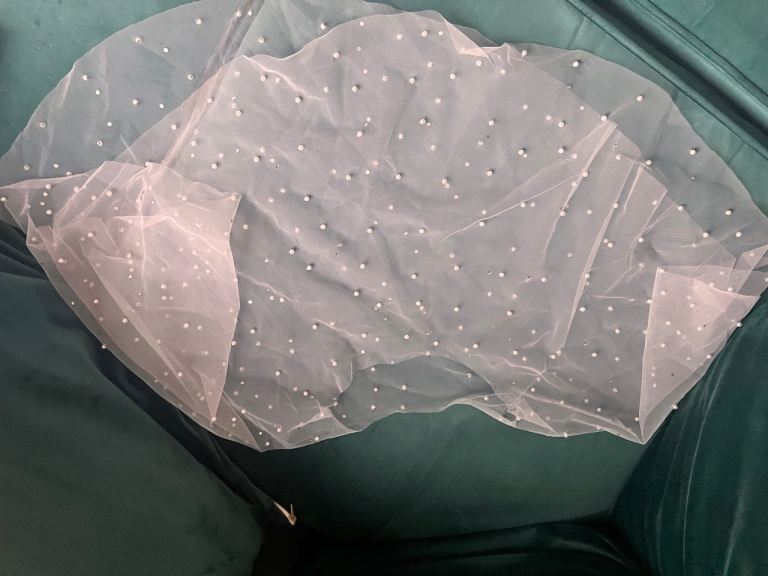 Brand-new diamante and pearl bridal veil. chiffon over the shoulder shawl.Pics don’t do it justice