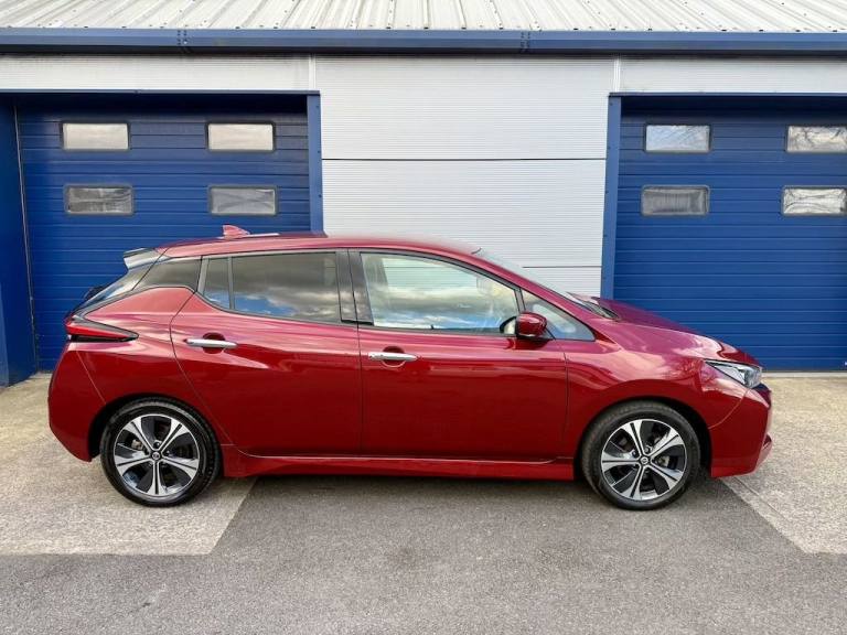 Nissan Leaf Tekna 40KWH 5 Door Hatchback in Red 2021 / 71 with 18,900 Miles 
