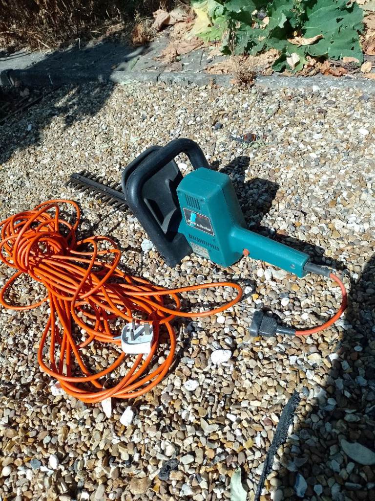 Electric Hedge Trimmer with 50+feet of Cable – Good Condition