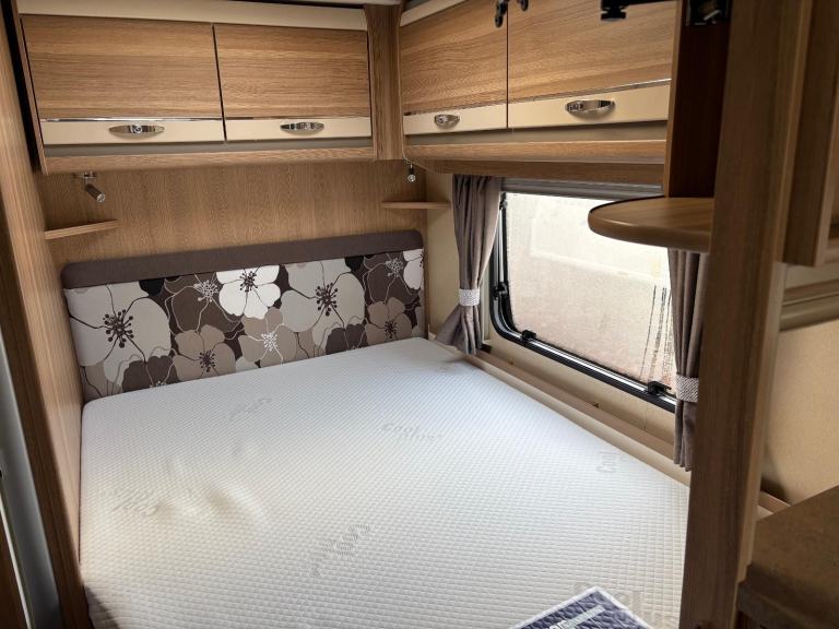 STERLING ECCLES AMETHYST -TWIN AXLE- FIXED BED + SIDE DINETTE + MOTORMOVER