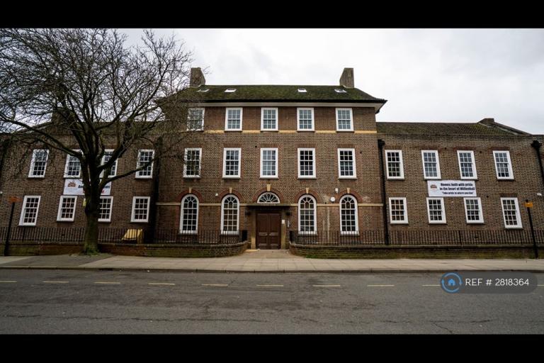 2 bedroom flat in The Old Station House, Willenhall, WV13 (2 bed) (#2818364)