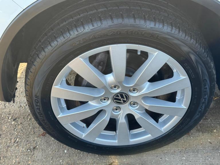 2015 Volkswagen Touareg 3.0 V6 TDI BlueMotion Tech 262 R-Line 5dr Tip Auto ESTATE DIESEL Automatic