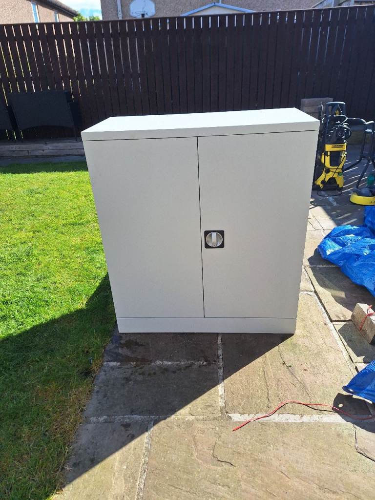 Lockable metal cabinet 