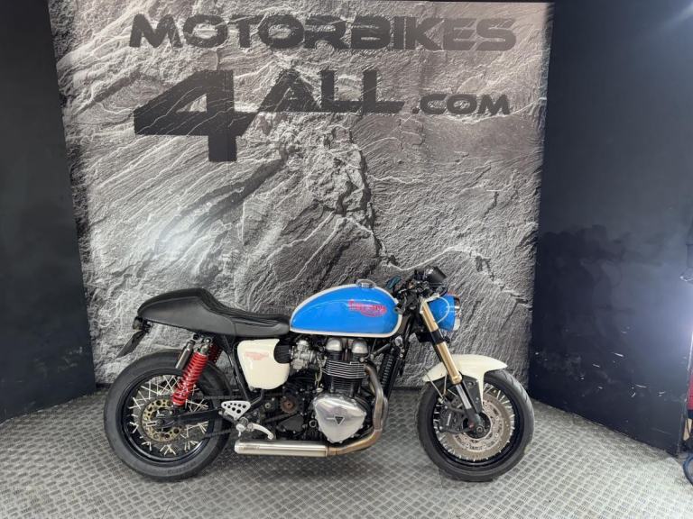 TRIUMPH THRUXTON 900 2014