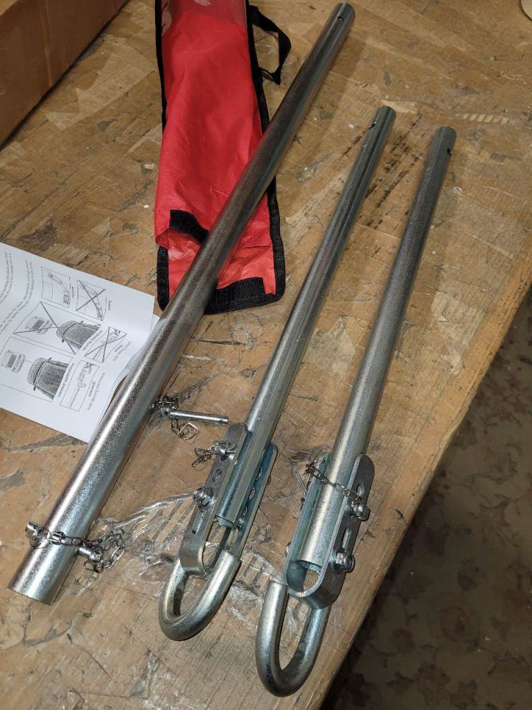 A new still in its own carring case car tow bar 2ton set .