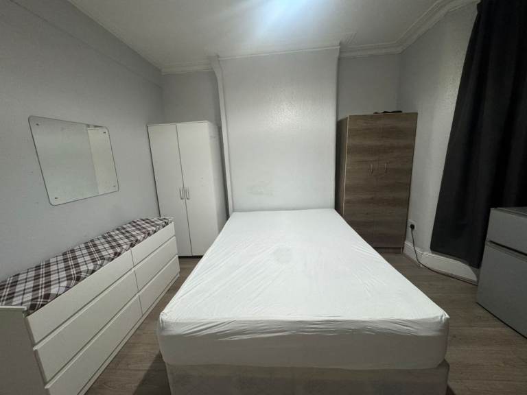WELL-MAINTAINED DOUBLE ROOM IN WOOLWICH - BILLS INCLUDED 🏠