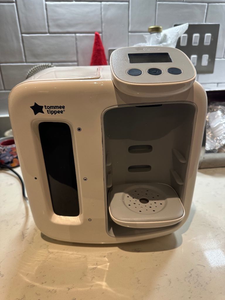 Tommee Tippee Perfect Prep formula feed maker 