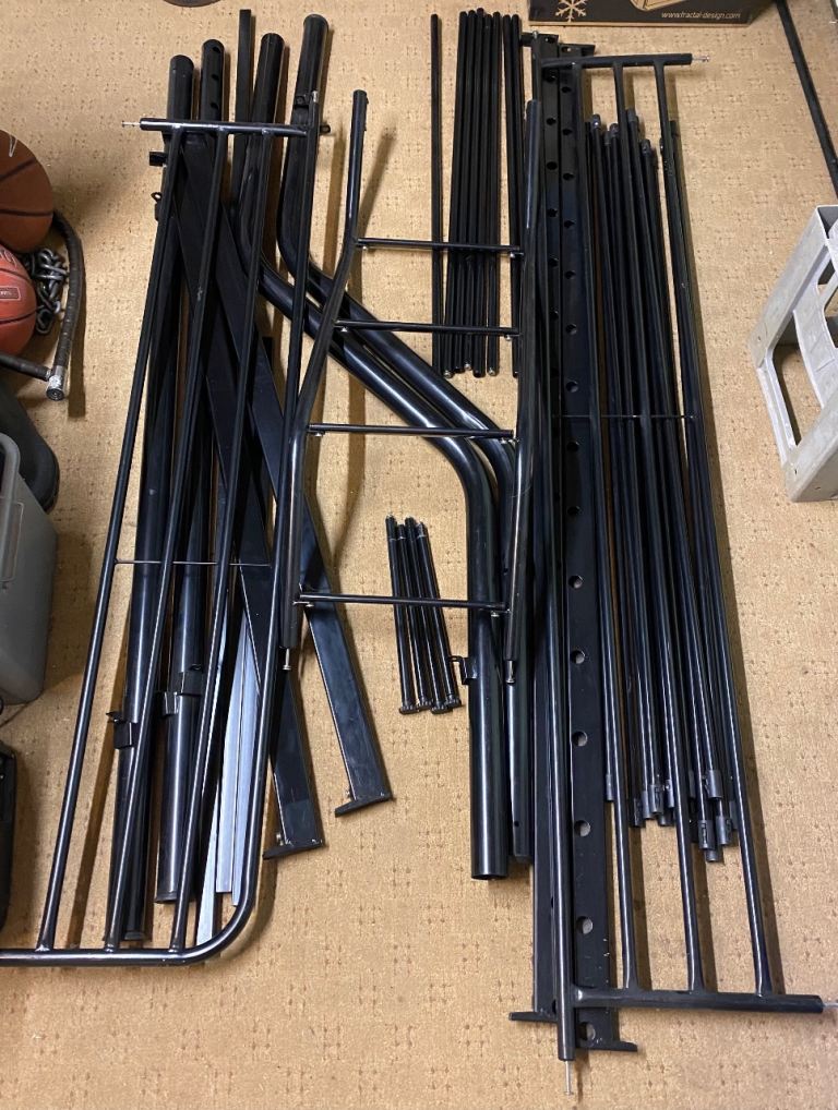 Triple metal bunk bed