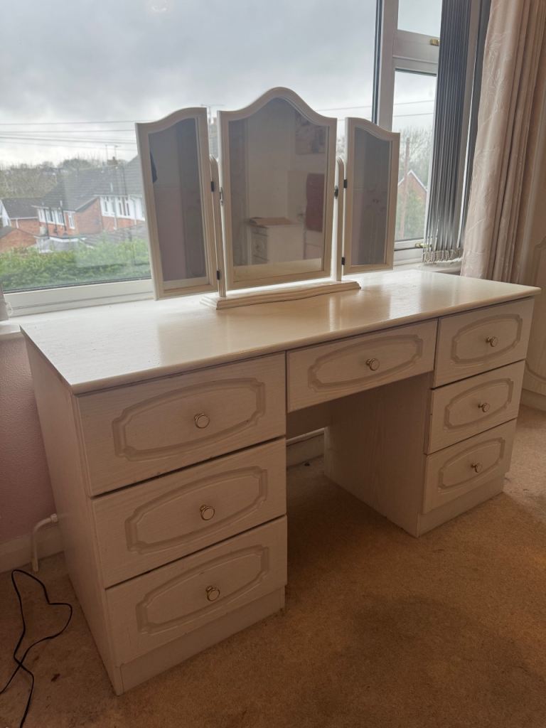 White dressing table 