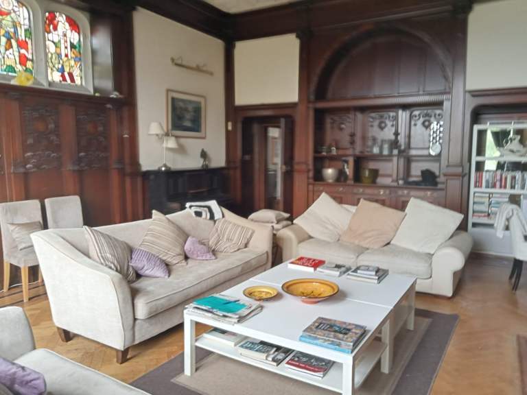 Fantastic 3 bedroom - 2 sitting room flat in West end 