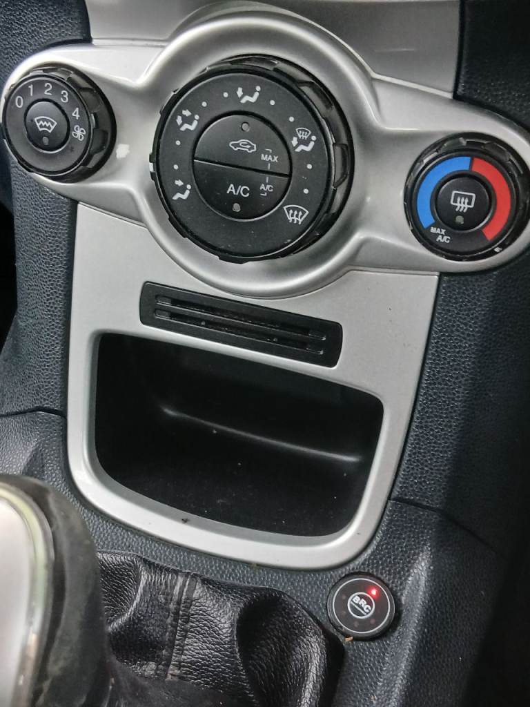 Ford, FIESTA, Hatchback, 2011, Manual, 1242 (cc), 5 doors