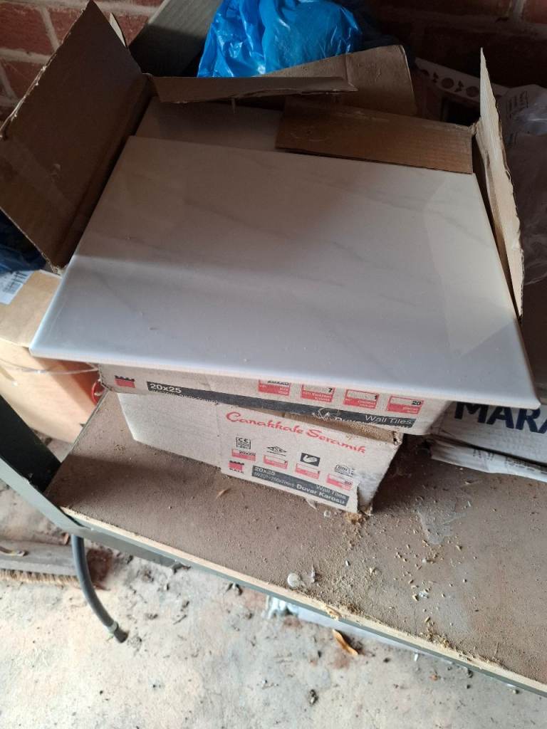 SURPLUS bathroom tiles =ELBA GREY 40 NO. SIZE 200X250 M/M