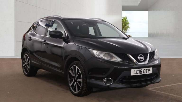 2016 Nissan Qashqai 1.2 DiG-T Tekna 5dr ++ PANROOF / NAV / ULEZ / CAMERA / LEATHER ++ HATCHBACK P...