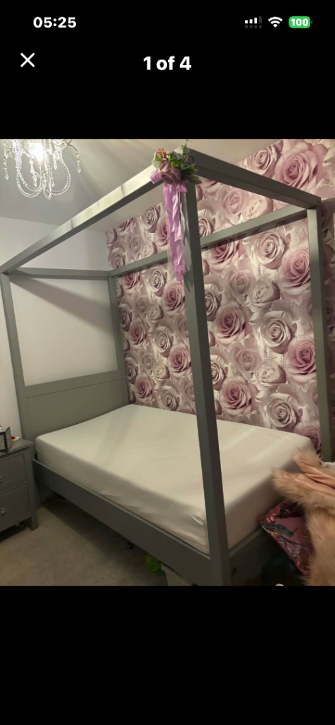 Single 4 poster Bed