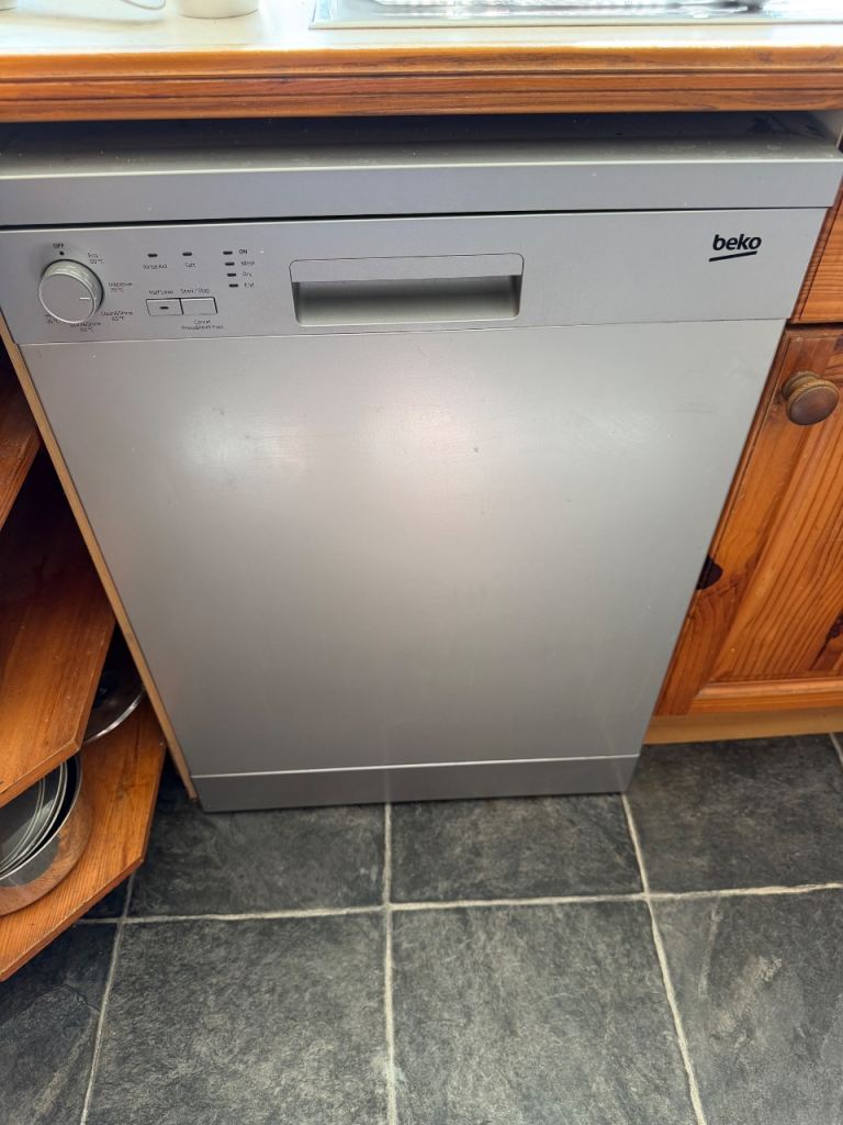 Beko DFN05310S Freestanding Dishwasher – Silver