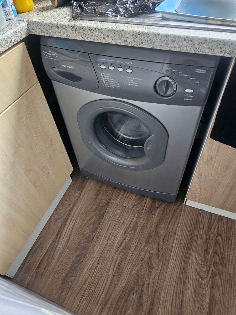 Hotpoint Aquarius Washing Machine 