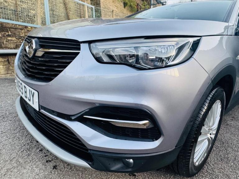 2019 Vauxhall Grandland X 1.5 Turbo D Tech Line Nav 5dr HATCHBACK DIESEL Manual