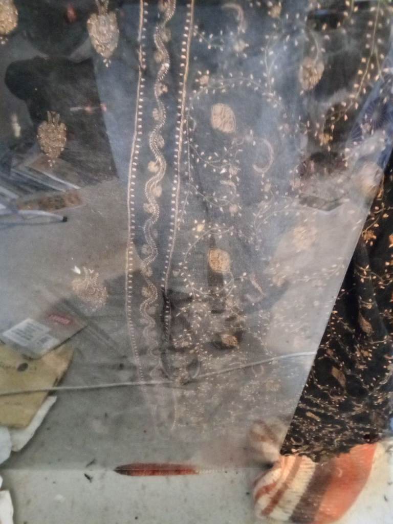 PIECE OF GLASS FREE!