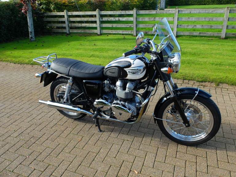 Triumph, BONNEVILLE, 2004, 790 (cc)