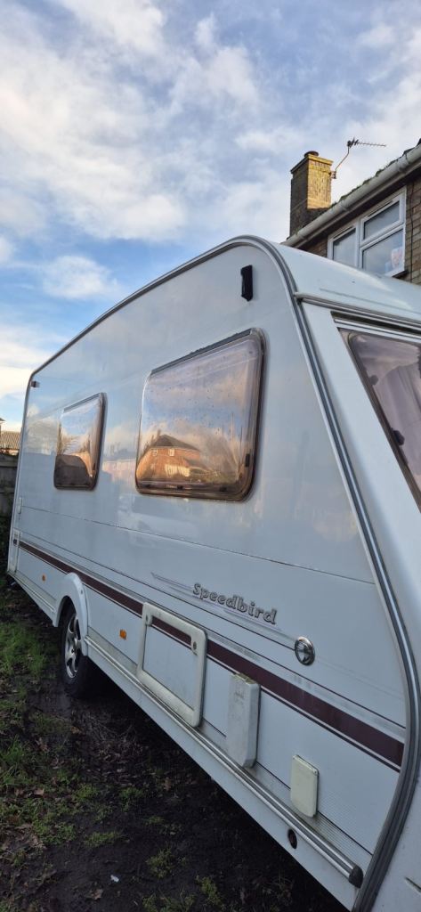 Lovely 4 berth caravan 