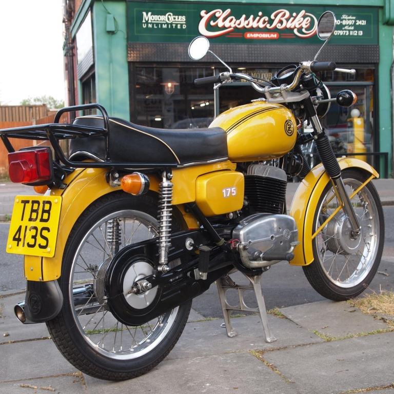 1978 CZ175 DE LUXE In Gold, Classic Vintage Rare in this condition With Handbook