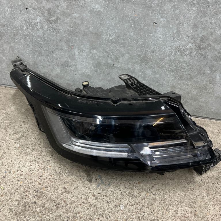 Range Rover vogue Drivers side right headlight 2022 - 2024 