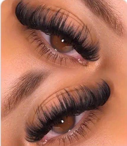 Nail desk, Afro hairdresser,  Lash technician  needed