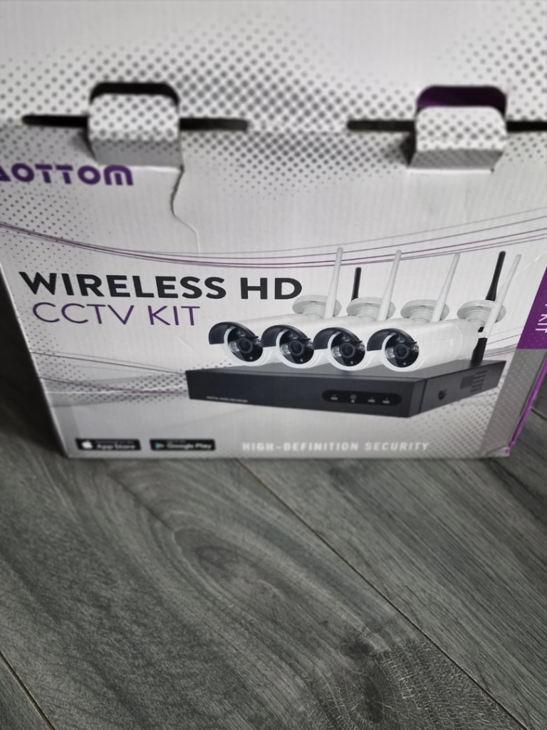 AOTTOM WIRELESS HD CCTV KIT, 500GB Internal Hard Drive, Indoor Or Outdoor 4 cameras 