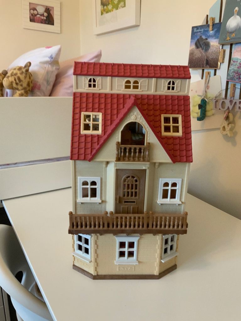 Sylvanian Families red roof mansio