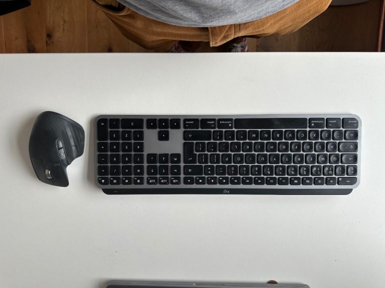 Logitech MX Keys Wireless Keyboard and MX Master 3 Mouse – Good Condition