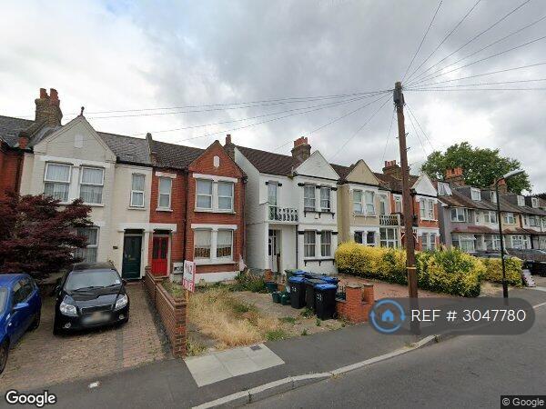 2 bedroom flat in Graham Road, Mitcham, CR4 (2 bed) (#3047780)