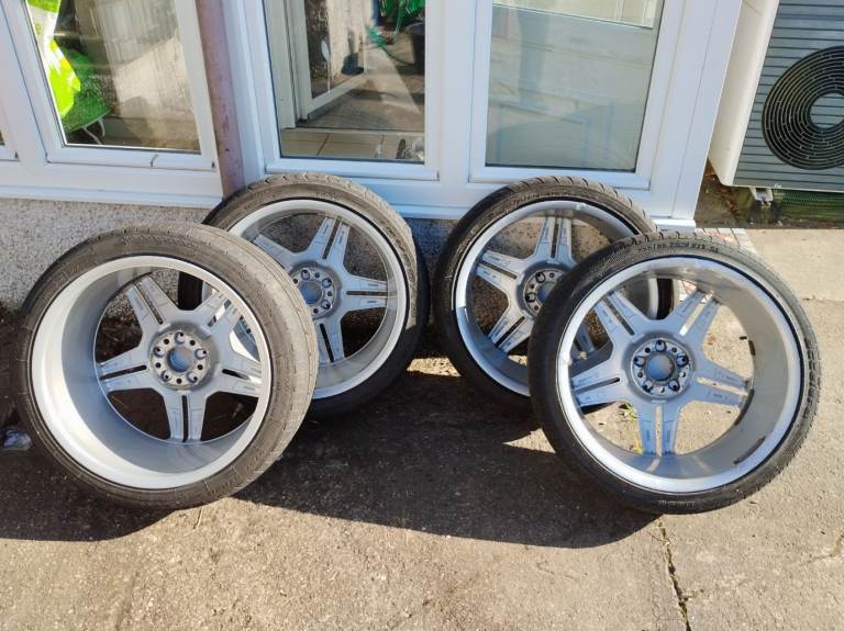 AMG wheels and tyres 