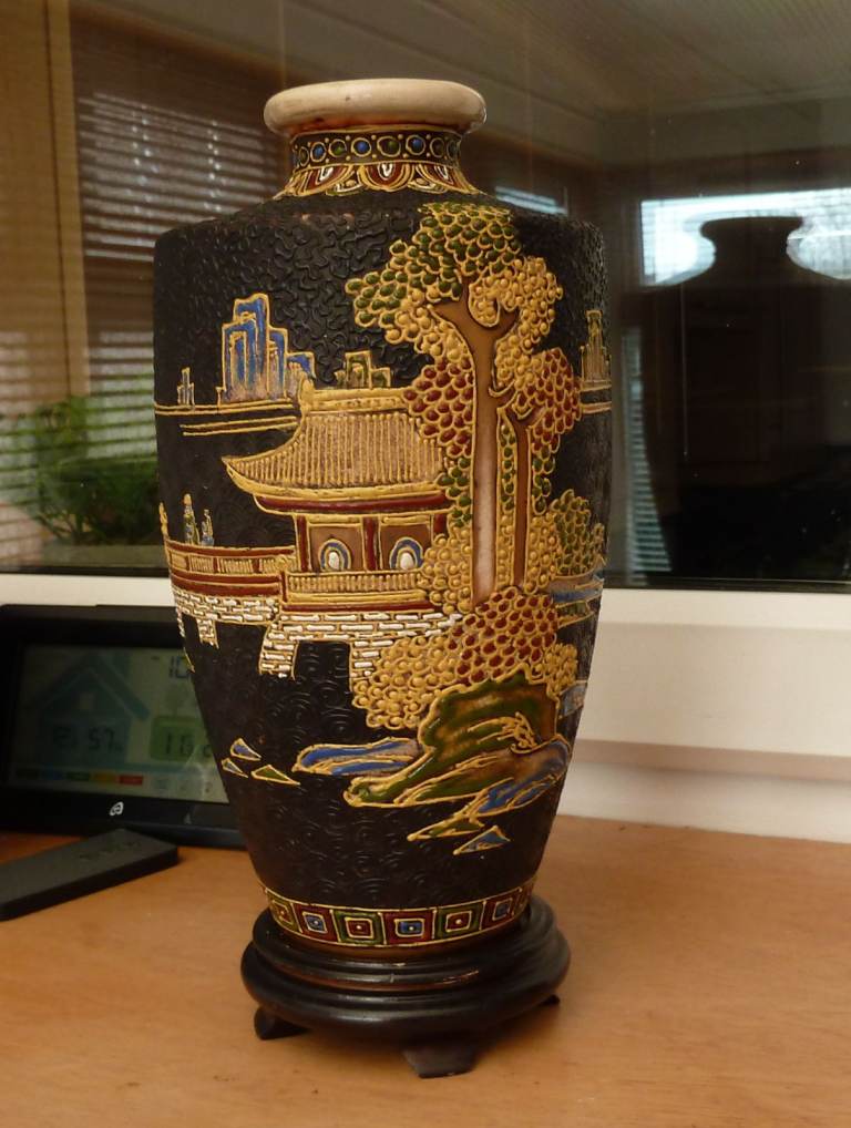 Chinese Style  Black Vase On Stand ( NO TEXTS PLEASE)