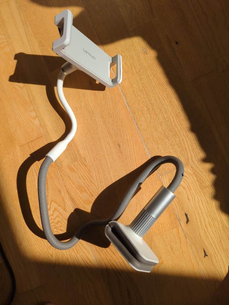Tablet/phone mount 