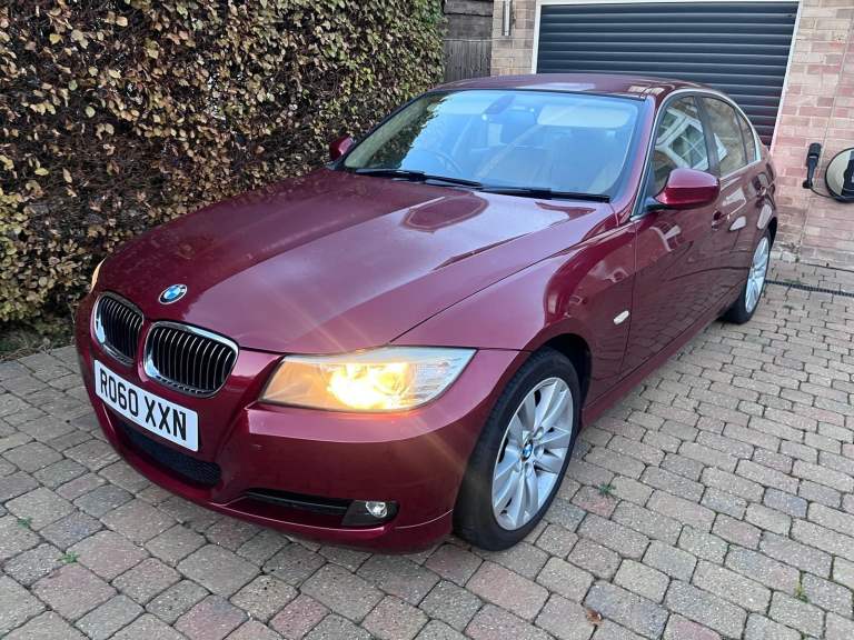 BMW 325D Maroon