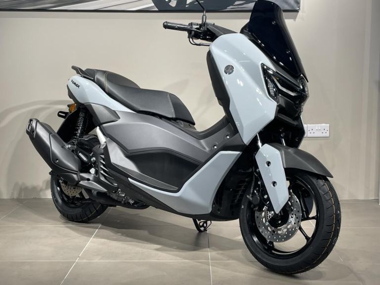 YAMAHA NMAX 125 TECH MAX IN CERAMIC GREY - BRAND NEW - IN STOCK