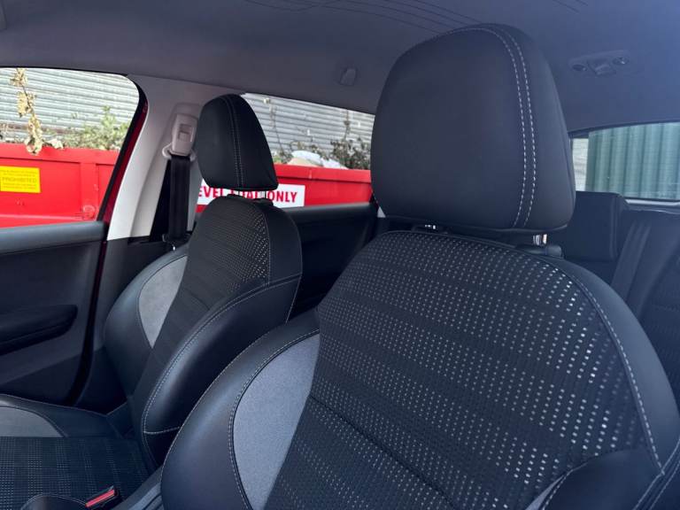 2018 Peugeot 2008 1.2 PureTech Allure 5dr HATCHBACK PETROL Manual